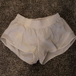 White lululemon hotty hot 2.5 shorts